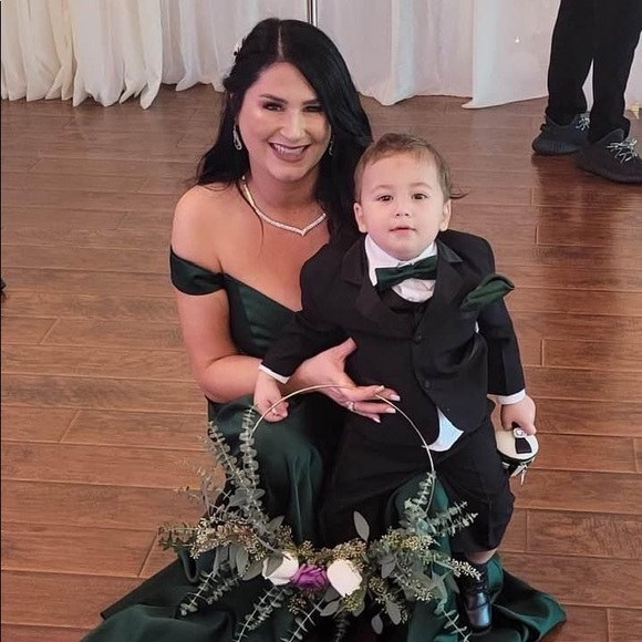 Meet your Posher, Lindsey - Picture 1 of 2